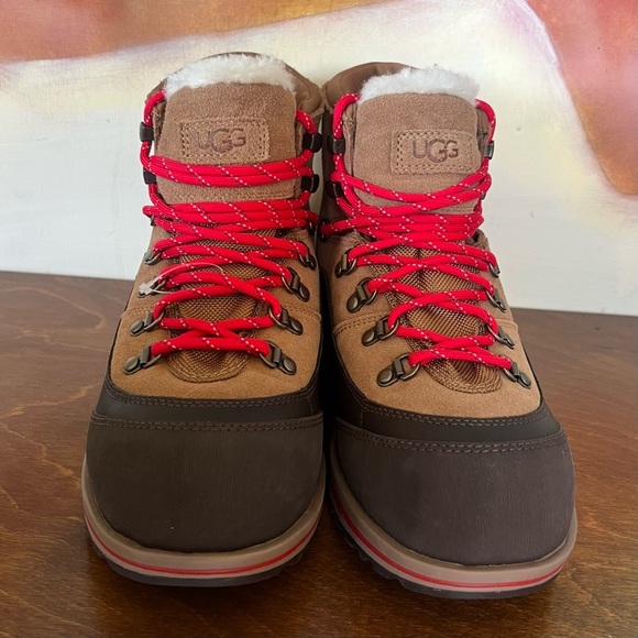 UGG Waterproof Hiking Boots – Shearling Lined Vibram Sole – Women’s 7 - Picture 2 of 6